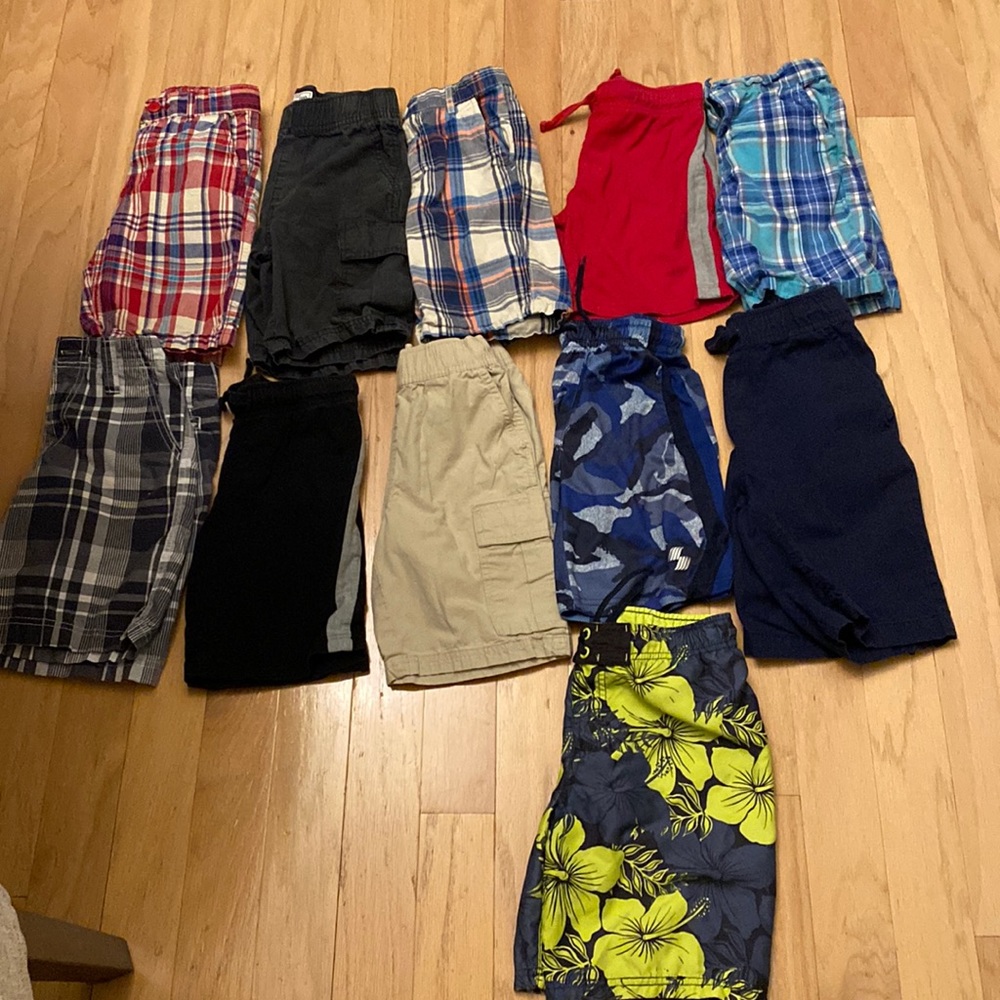 Boy’s shorts size 8 (11 pairs)